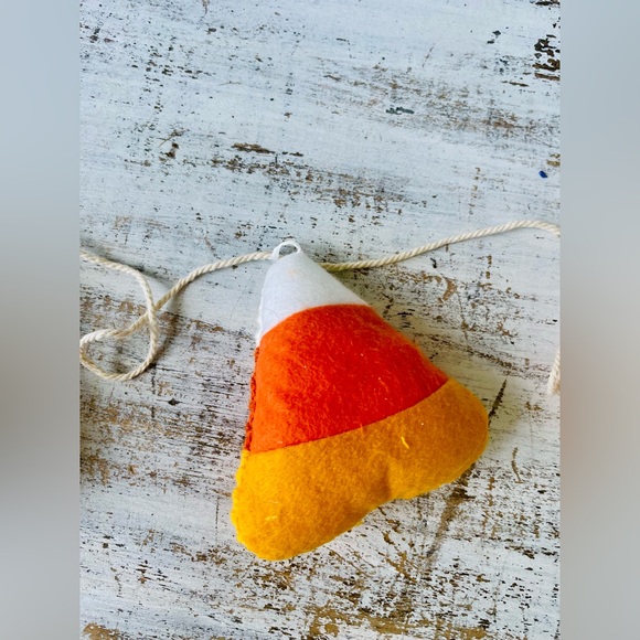 Plush Candy Corn Garland - Picture 10 of 12